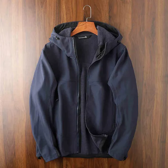 Wholesale 100% Polyester Lightweight Sportswear Waterproof Jacket Outdoor Soft Shell Sports Jacket Unisex Windbreaker Jackets